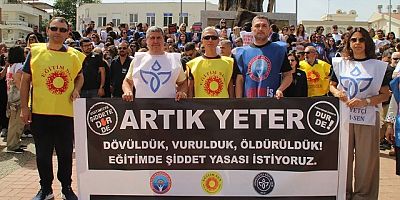 Öğretmenler Atatürk heykeli önünde  “YETER ARTIK” dedi..